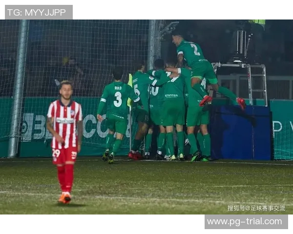 西甲激战波尔图大胜巴萨红牌事件引发全场热议与争议分析